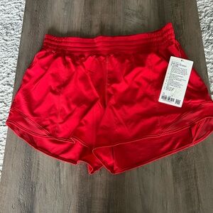 RARE NWT Lululemon Hotty Hot HR 4” Shorts Sz 12 *lulu red*